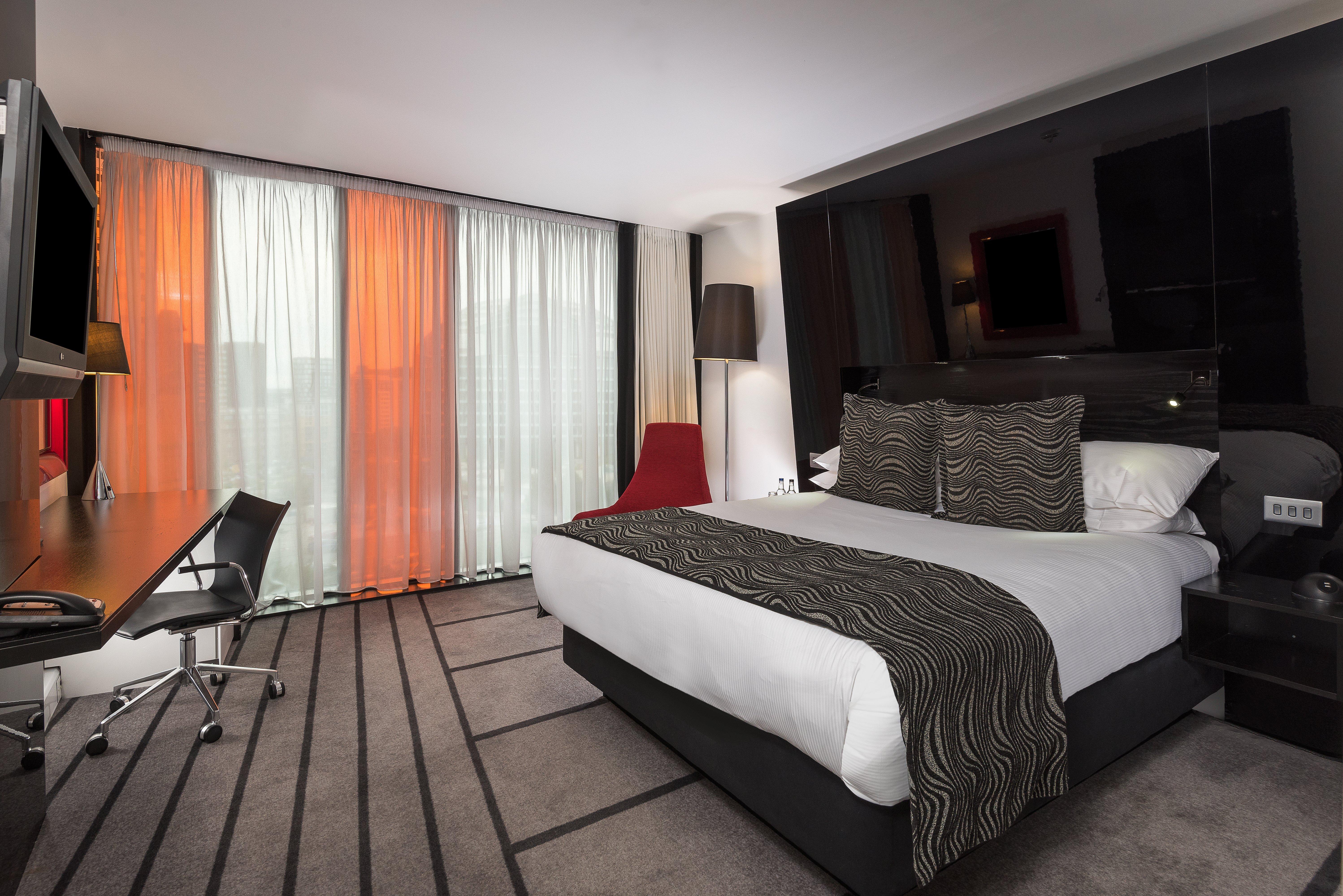 Отель Crowne Plaza Centre By Ihg 4*