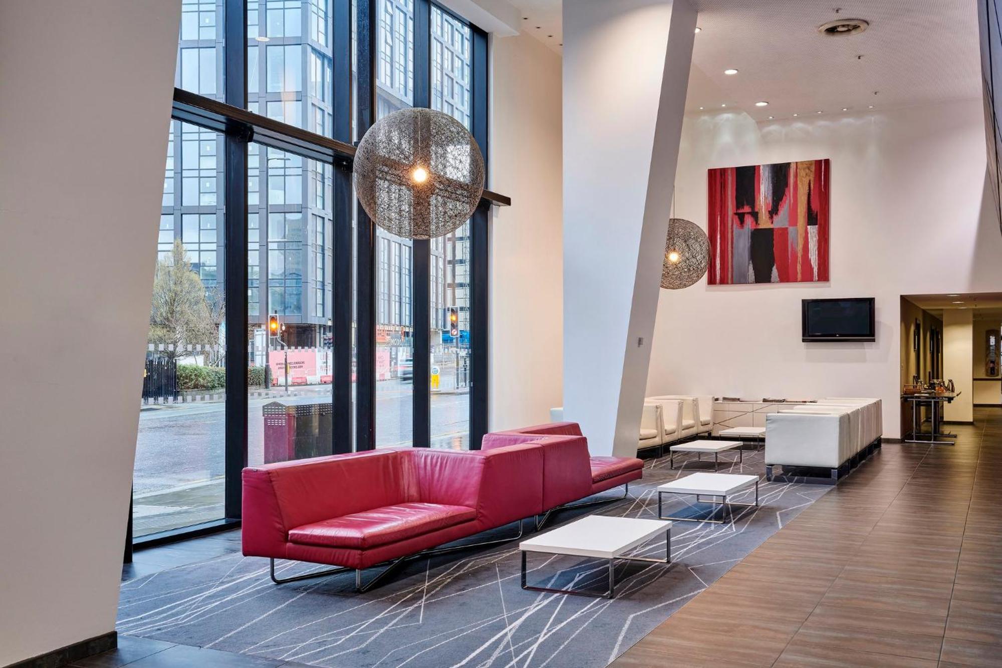 Отель Crowne Plaza Centre By Ihg 4*